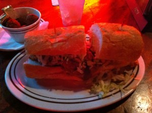 Second form of oysters: fried and put on french bread